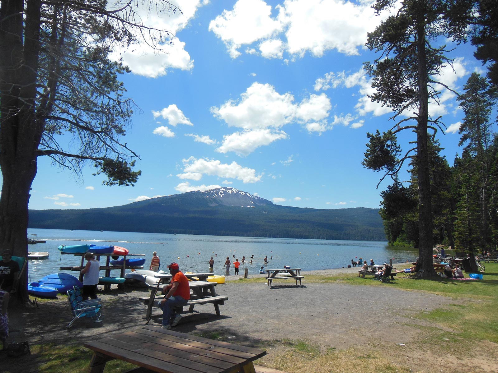A summer day at Diamond Lake Resort